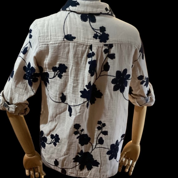 Anthropologie (Isabella Sinclair) Embroidered button down shirt, size small - Picture 2 of 10